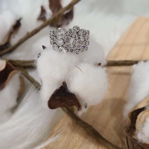 🫧 🫧NEW🫧🫧 BEAUTIFUL!! Bubble CZ Ring in SILVER Plating - Picture 11 of 15
